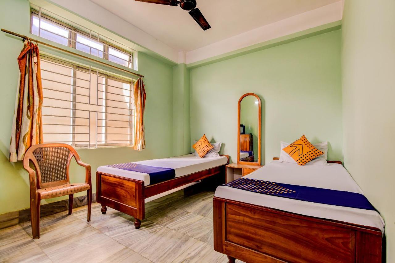 Oyo 63538 Hotel Lotus 1 Khanapara Rum bild
